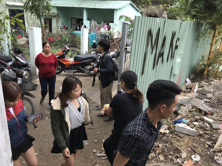 Da Nang residents outraged as public beach access blocked by resort construction