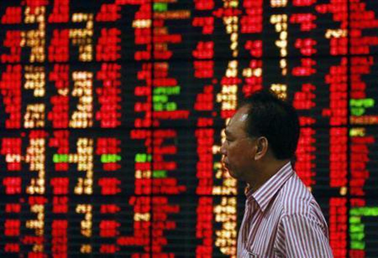 SE Asia Stocks-Most tumble on Wall St. drop; Vietnam edges higher