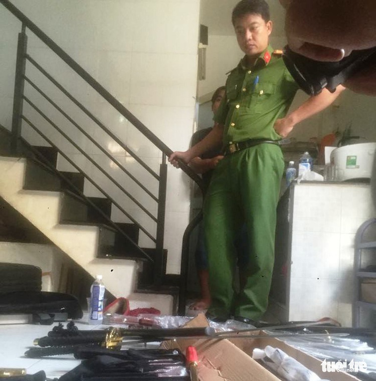 Vietnam police break Facebook-based weapon sales ring