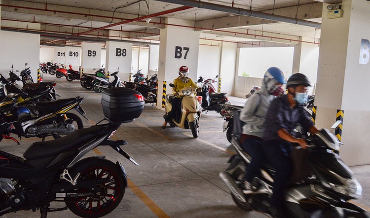 Parking lots should be separate from apartment buildings: Ho Chi Minh City realty association