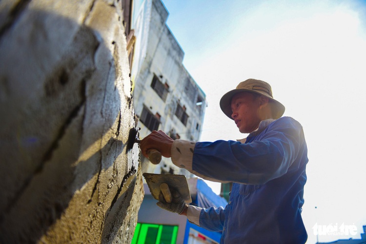 ​Ho Chi Minh City struggles with scorching heat (photos)