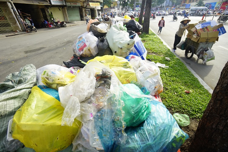 Vietnam generates nearly 18,000 tons of plastic waste a day: seminar