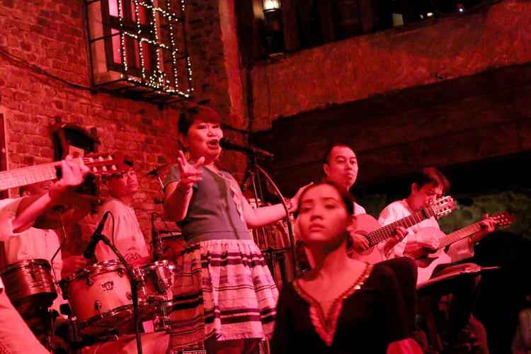 Filipino singers in Vietnam – P2: A quarter century in Vietnam