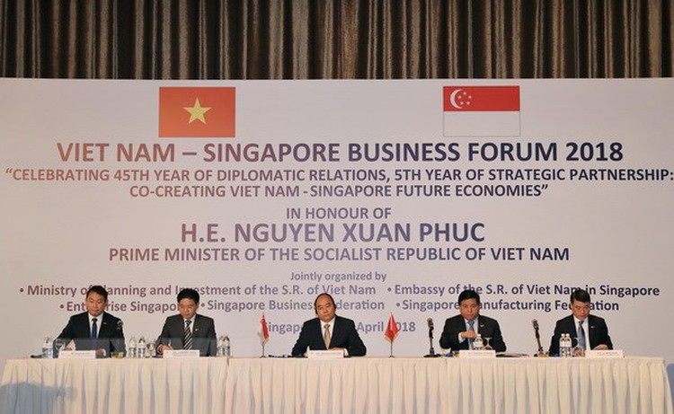 Vietnam, Singapore strengthen economic ties via business forum