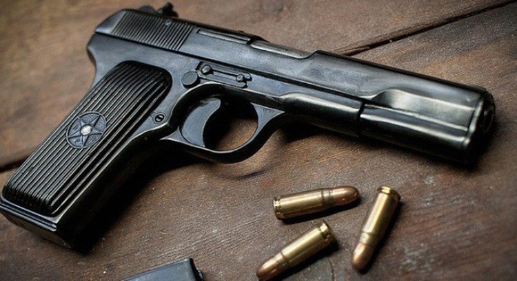 Vietnamese policeman arrested for stealing, selling guns from arms depot