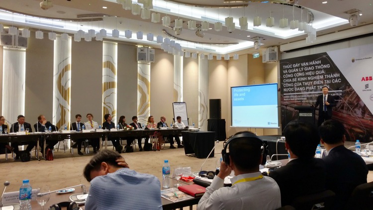 Sweden offers advice on fostering Vietnam’s public transport