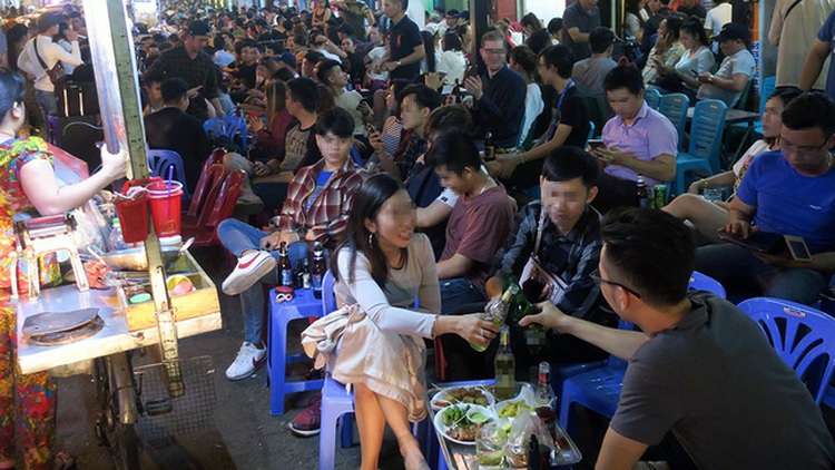 Vietnam ministry proposes restricting hours of alcohol sale
