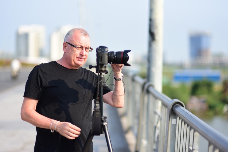 ​Neil Featherstone and his four books about Vietnam
