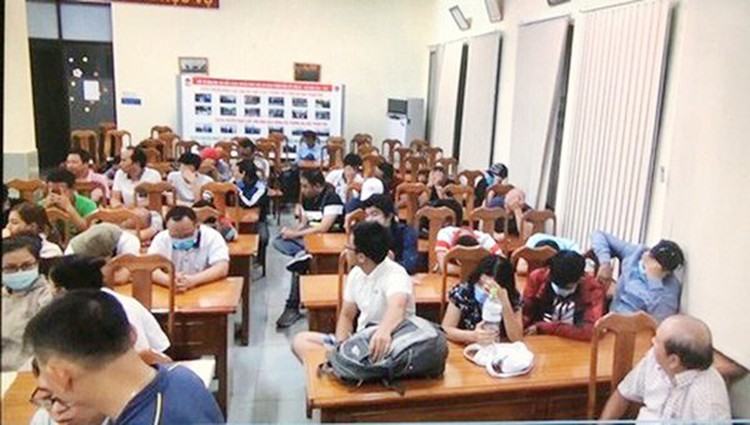 71, including foreigners, nabbed for gambling via poker at Ho Chi Minh City hotel