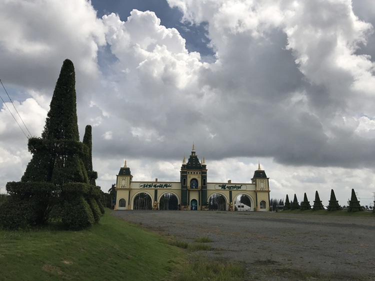 Developer caught transferring land plots within distrained theme park project in southern Vietnam