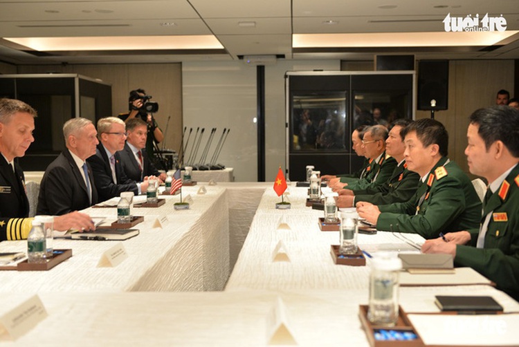 ​US considers transferring jet trainers to Vietnam: Secretary of Defense