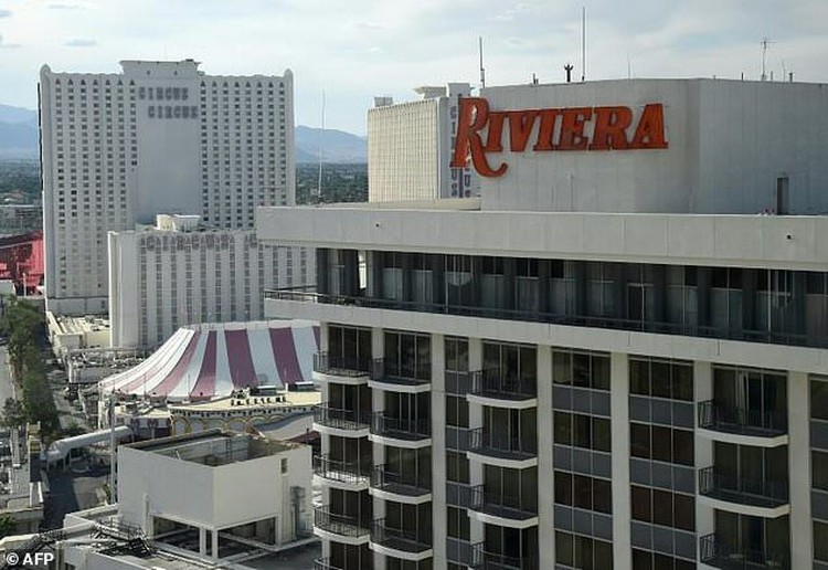 ​Vietnamese fatally stabbed in Las Vegas hotel identified as director, employee of travel firm