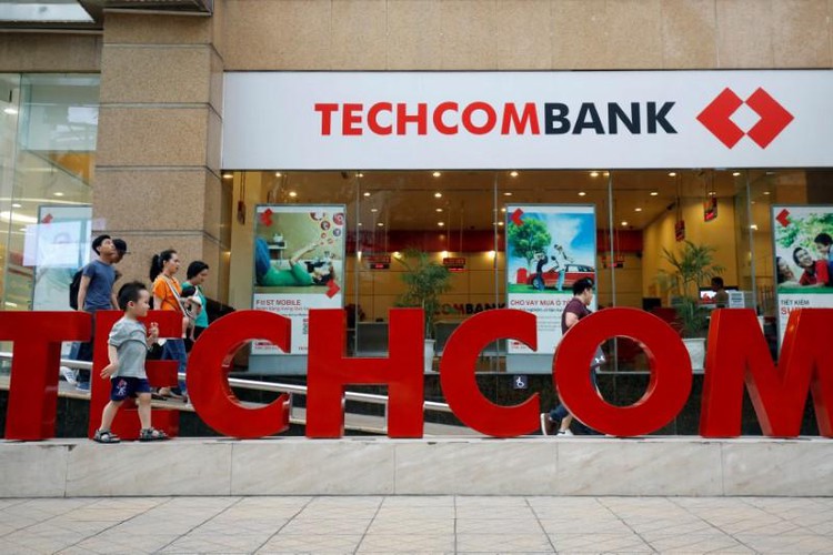 Vietnam's Techcombank tumbles in market debut as investors revalue large caps
