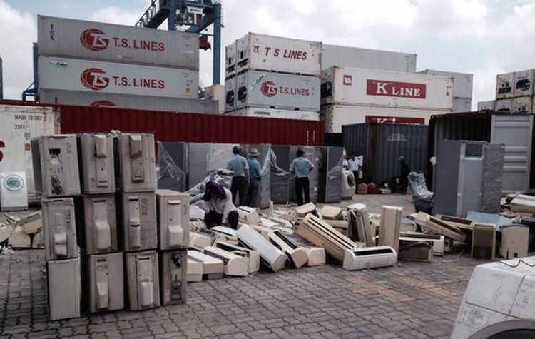 Scrap imports choke Ho Chi Minh City ports