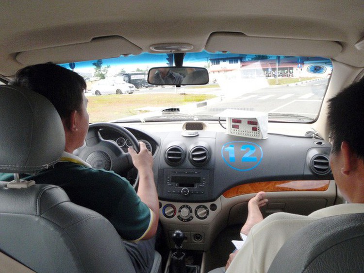 ​Vietnamese driving instructor found using fake license