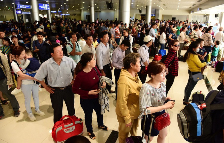 ​Lack of capital hampers upgrades for deteriorating runways at Vietnam’s major airports