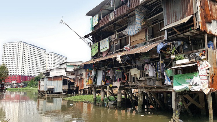 Ho Chi Minh City guarantees 10,000 affordable apartments for relocated families