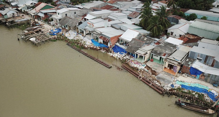 Riverbank, coastal erosion devouring Vietnam’s Mekong Delta region
