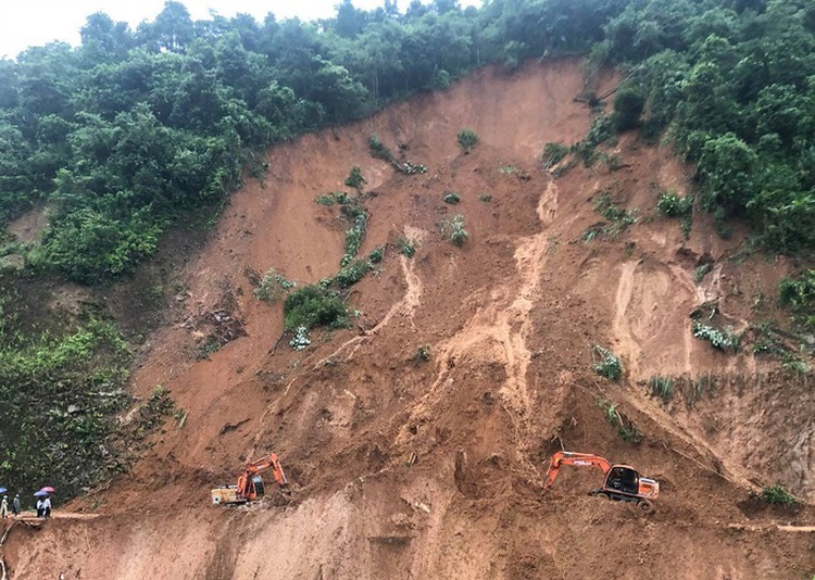 Excavator driver escapes death after landslide pushes him off cliff in northern Vietnam