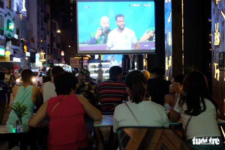 Foreigners watch World Cup in droves on Bui Vien in Ho Chi Minh City