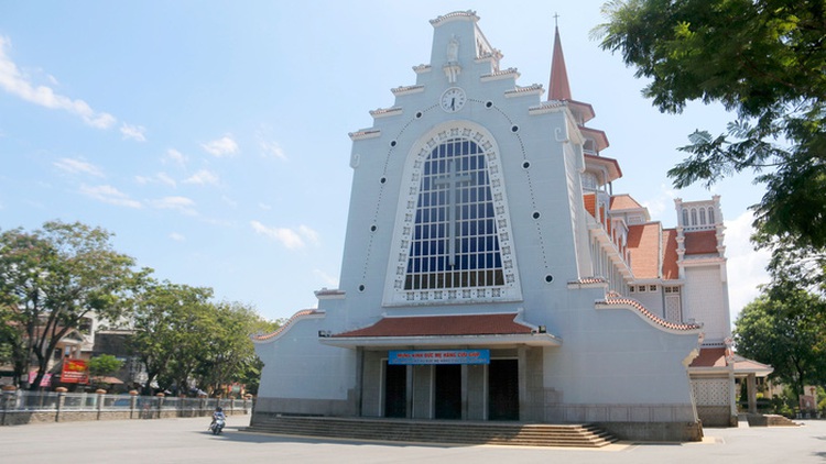 Vietnam’s Hue raises eyebrows with questionable list of French buildings for conservation