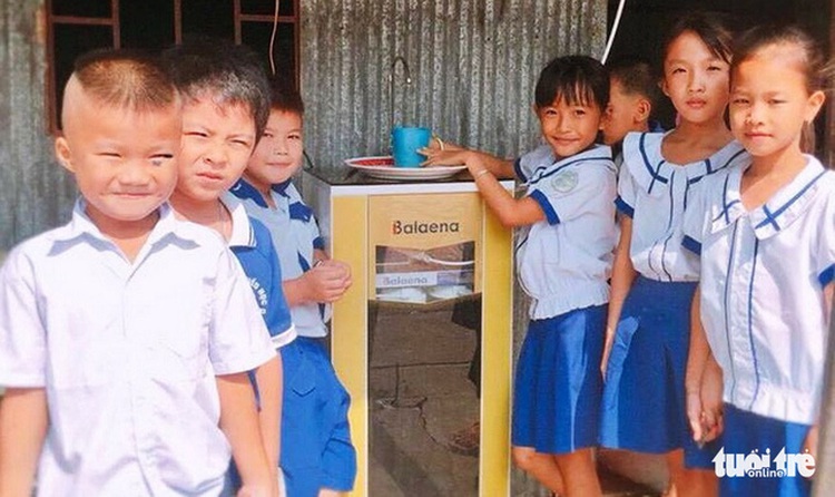 Vietnamese college designs gratis simple water filters for rural schoolchildren