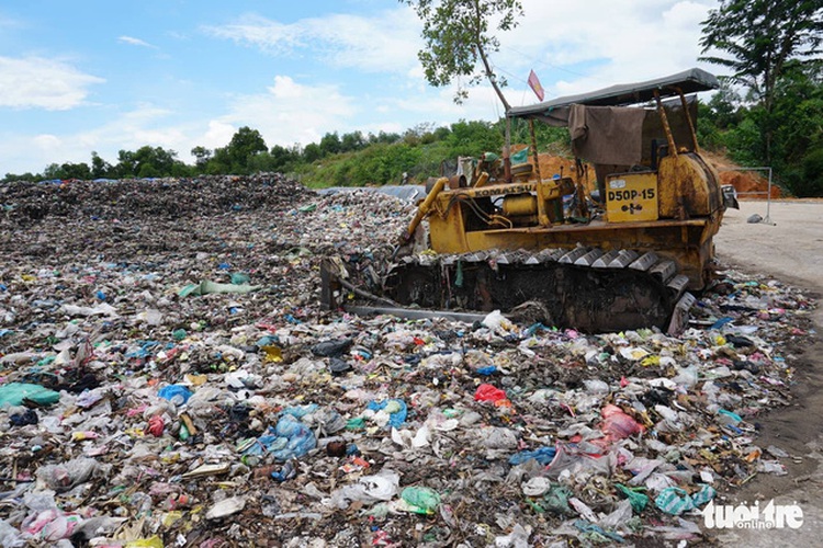 Vietnamese city sends garbage on 40km journey as local dump overflows