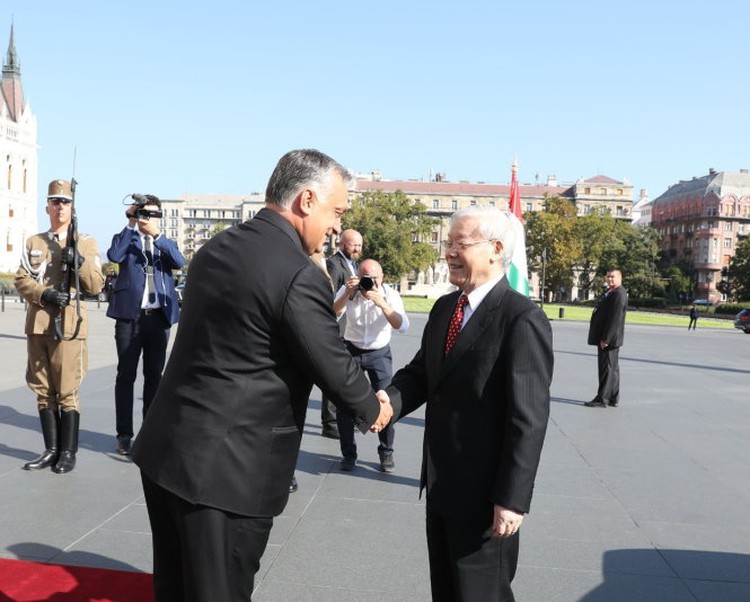 Vietnam, Hungary elevate ties to comprehensive partnership