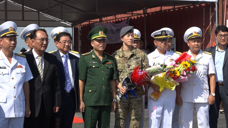 South Korea’s destroyer visits central Vietnam