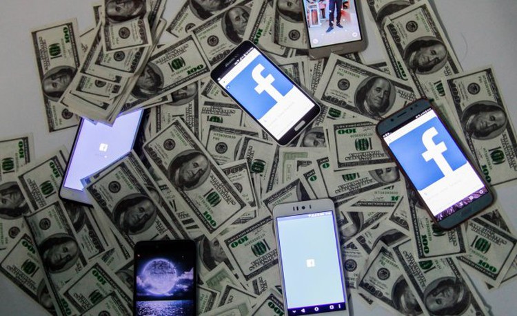 Facebook, Google dominate online ad in Vietnam