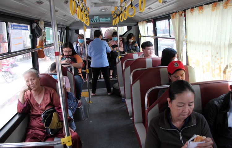 Buses increasingly neglected in Ho Chi Minh City