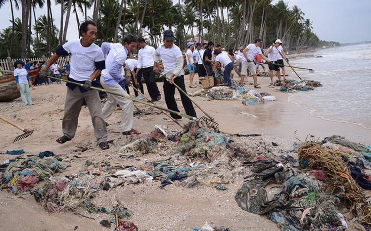 White pollution turns alarming in Vietnam