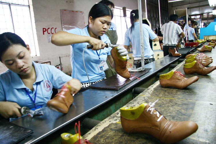 Vietnam outpaces China as Adidas’ supplier last year: association