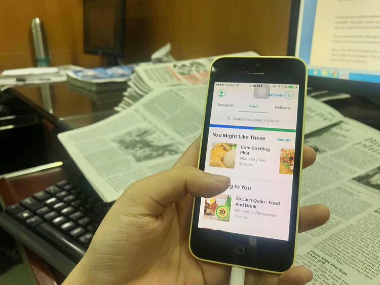 Online food ordering services mushroom in Vietnam