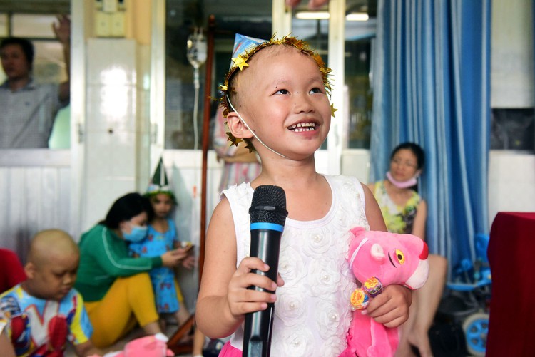 Meet those caring wholeheartedly for cancer-stricken children in Ho Chi Minh City