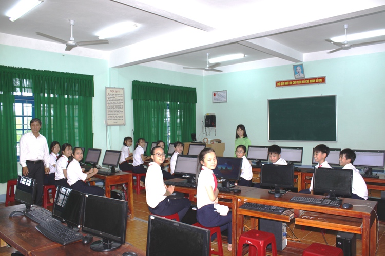 Rural IT education in central Vietnamese province