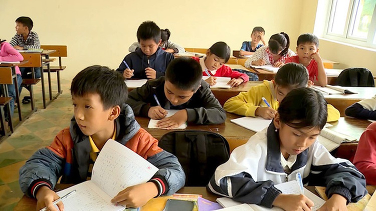 Vietnam school in hot water for asking students to detail slapping of classmate