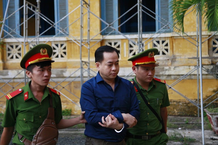Vietnam jails tycoon Phan Van Anh Vu at center of corruption scandal