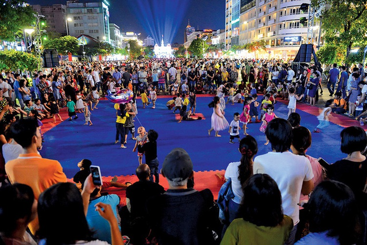 Where to go as Ho Chi Minh City people do on New Year holiday