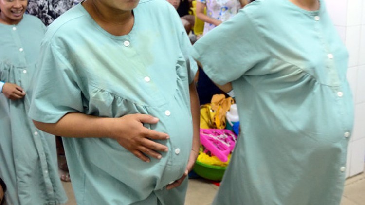 Vietnam police arrest four for alleged commercial surrogacy