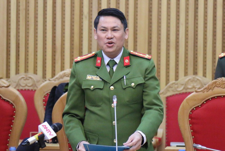 Police bust protection racket, arrest boss at Hanoi’s iconic fruit market