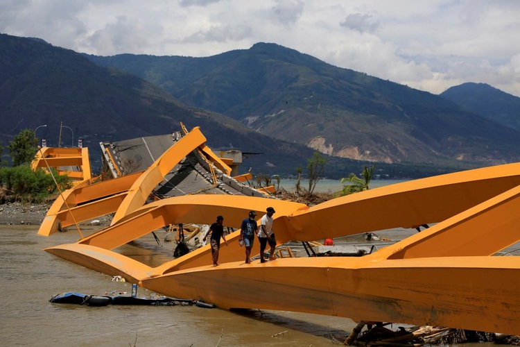 Indonesia to double disaster relief budget in 2019 after year of tragedies