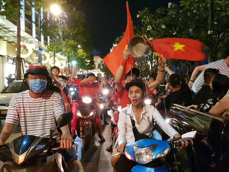 PM congratulates Vietnam on entering Asian Cup quarters as fans celebrate nationwide