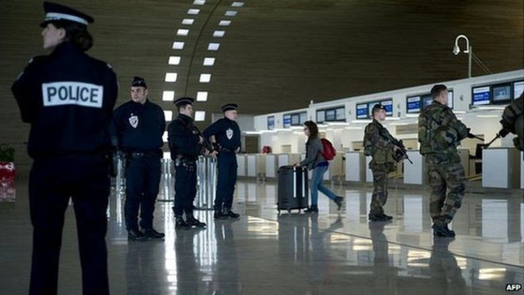 Vietnamese woman claims wrongful arrest in France for accused drug sale