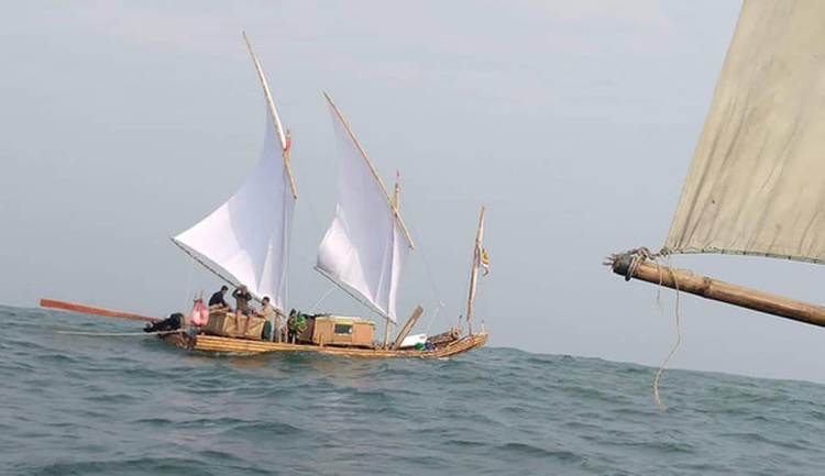 Seven Vietnamese skirt country’s coast on bamboo rafts