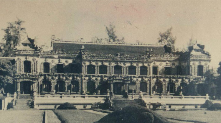 Vietnam rebuilds Forbidden City palace ravaged by war