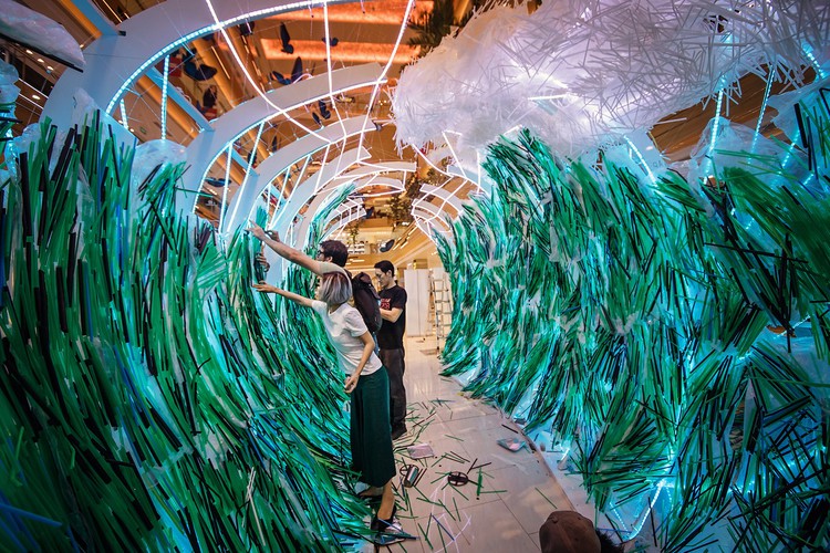 This Canadian man wins Guinness World Record from trash in Vietnam
