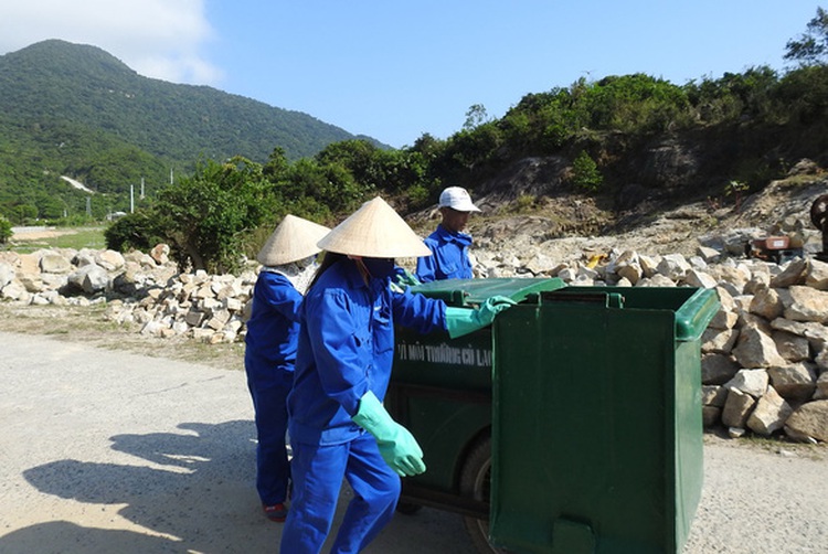 Vietnamese islands under threat from lack of garbage treatment