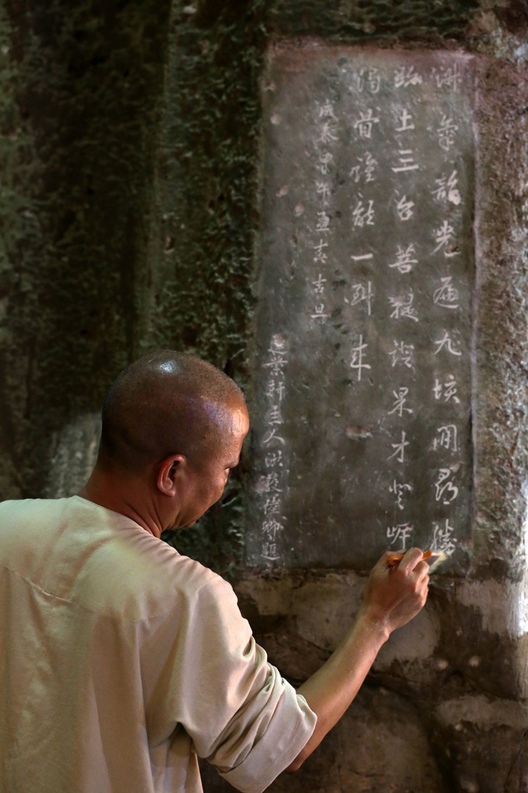 Ancient carvings at Da Nang’s Ngu Hanh Son Mountains marvel researchers