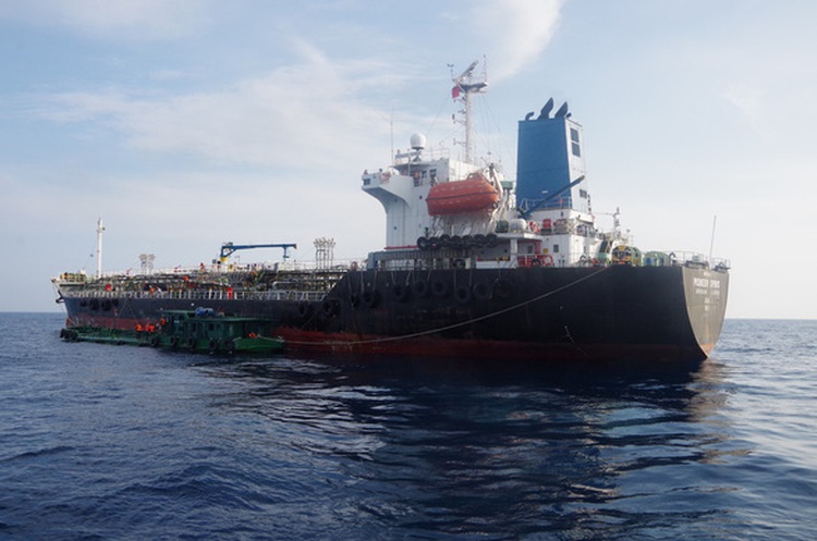 Alleged Taiwanese-run fuel smuggling ring busted in Vietnam’s waters